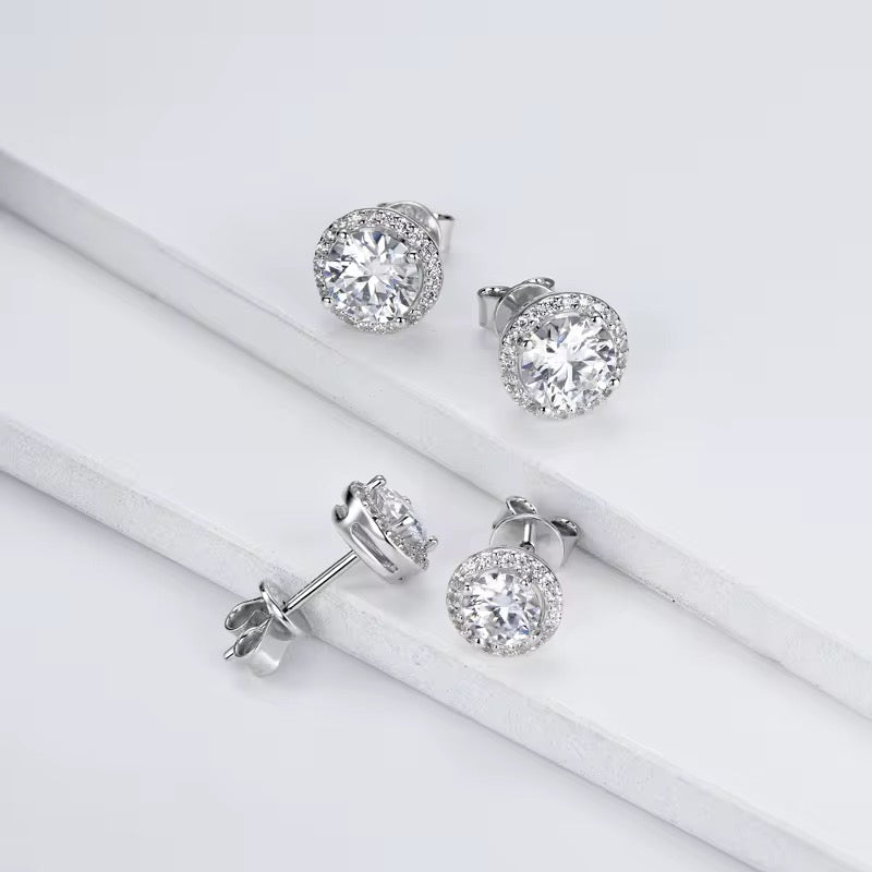 Round Studs